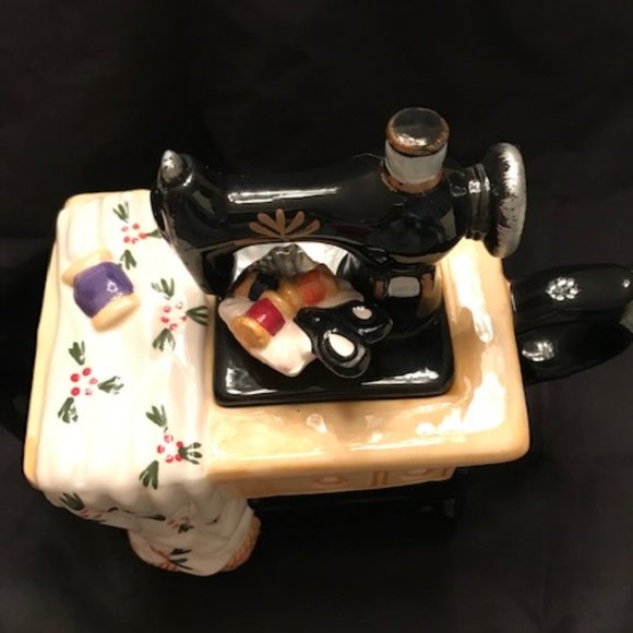 LARGE WORLD BAZAAR SEWING MACHINE TEAPOT - Picture 6 of 9